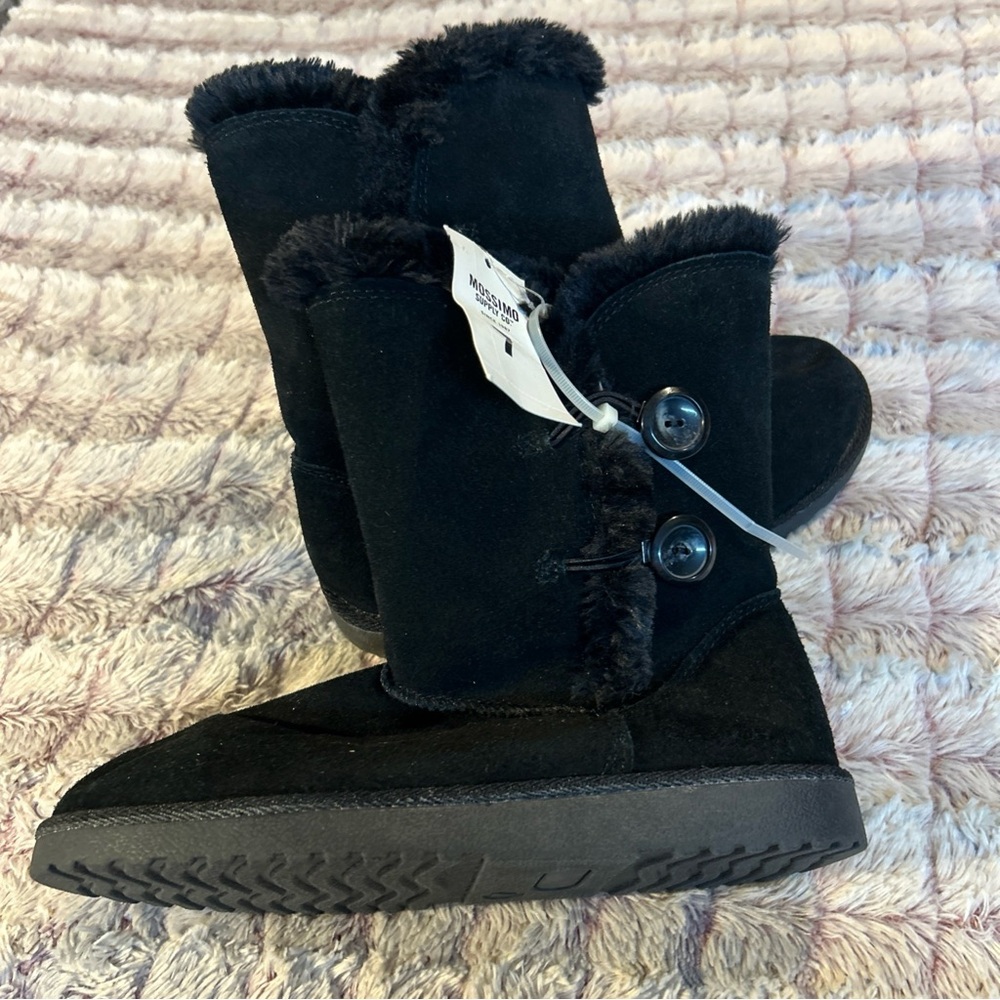New Mossimo Black Women
Winter Boots Size 7